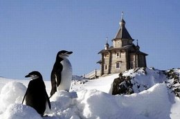 Церковь Святой Троицы неподалёку от станции Беллинсгаузен.